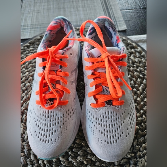 Asics Women's Gel-Kayano Sneakers - Picture 4 of 8